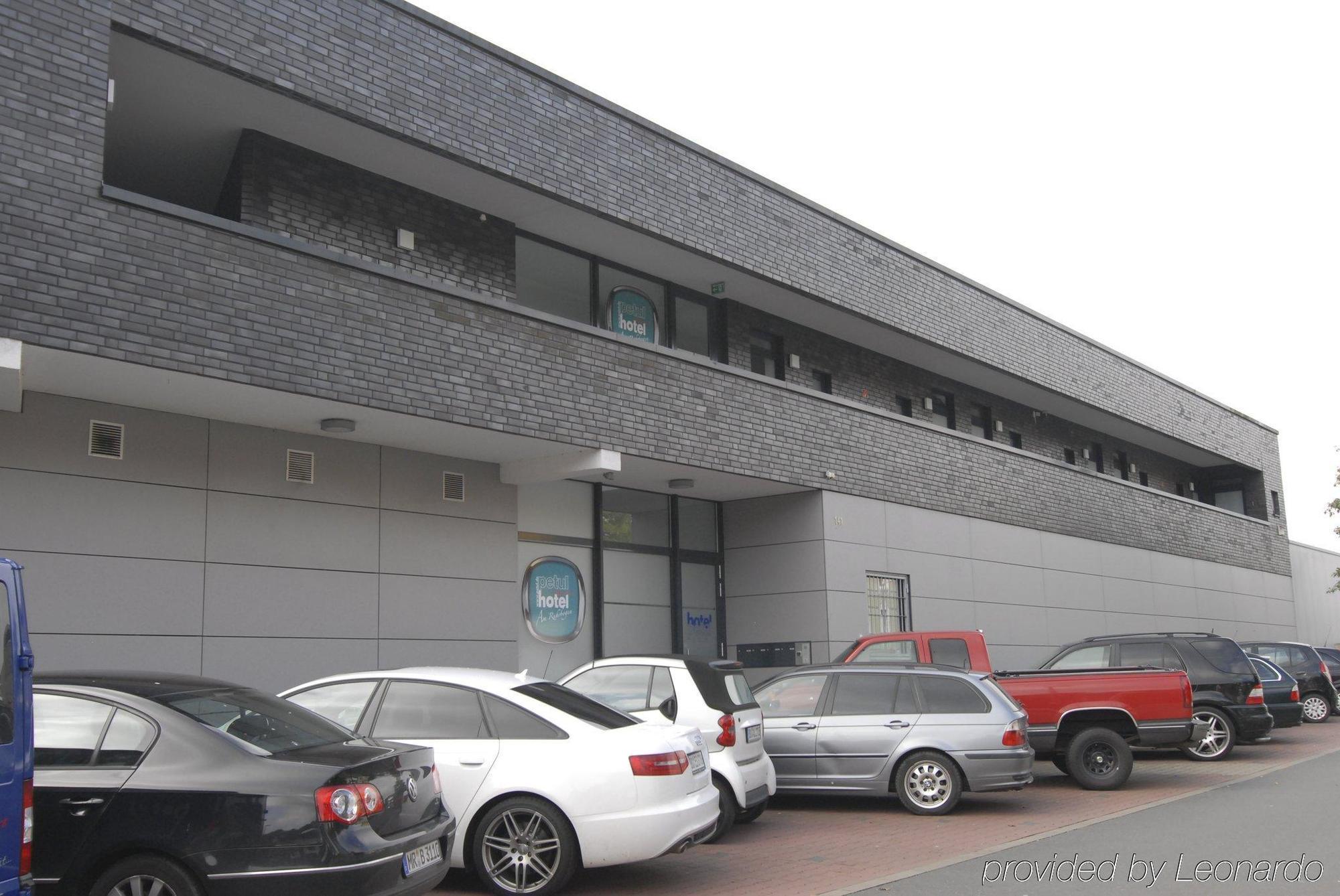 Petul Apart Hotel Am Ruhrbogen Bochum Exterior photo