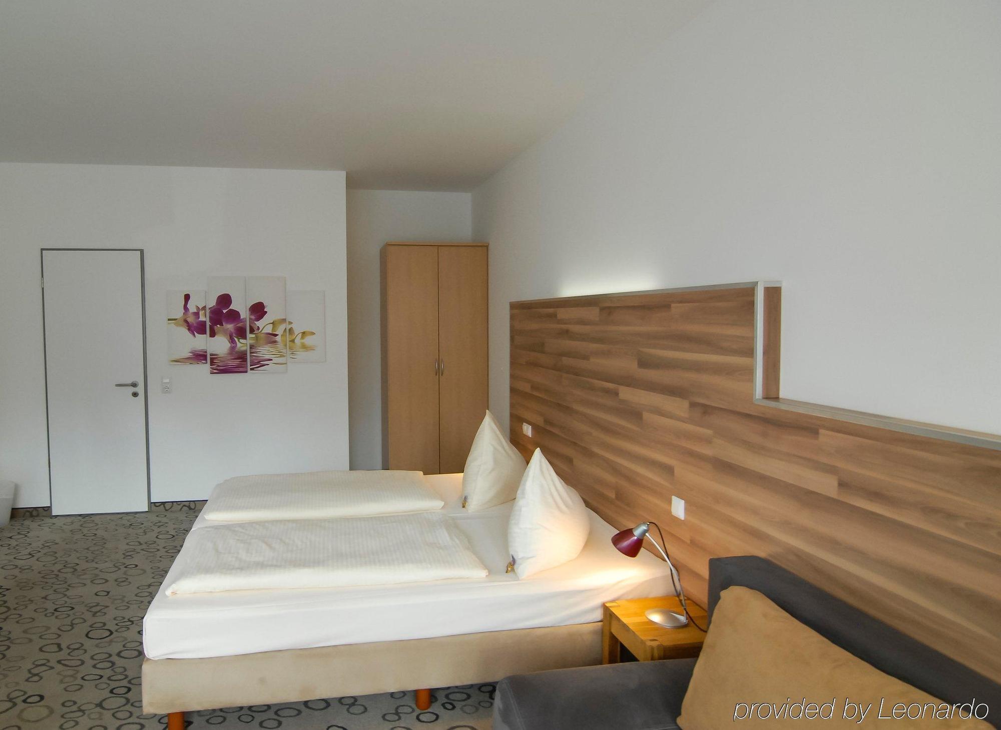 Petul Apart Hotel Am Ruhrbogen Bochum Exterior photo