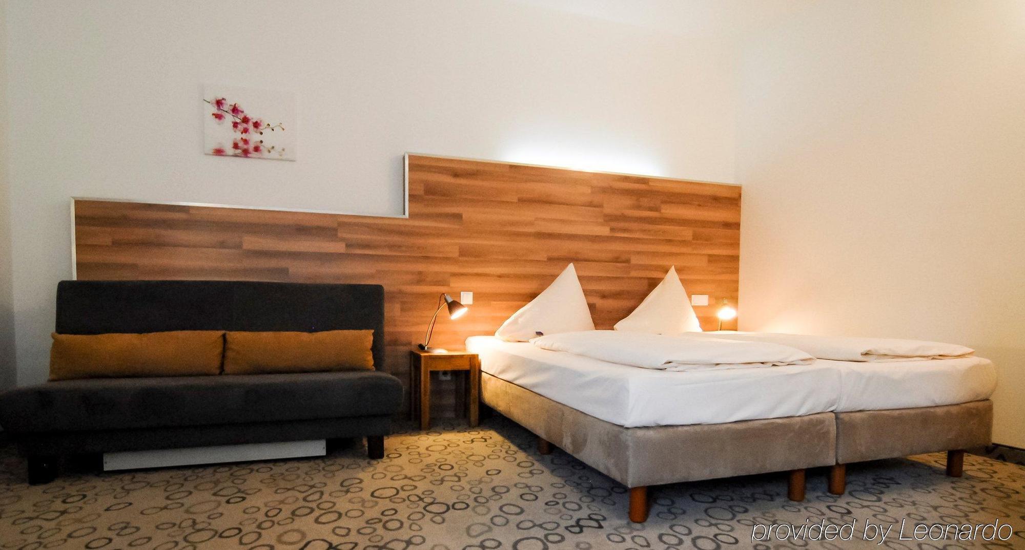 Petul Apart Hotel Am Ruhrbogen Bochum Exterior photo